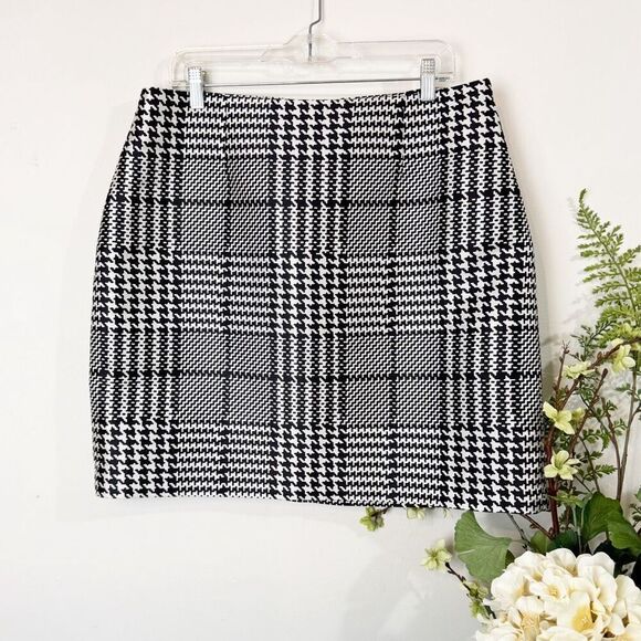WHITE HOUSE BLACK MARKET | Houndstooth Plaid Skirt | Size 14 | whbm - Picture 1 of 10